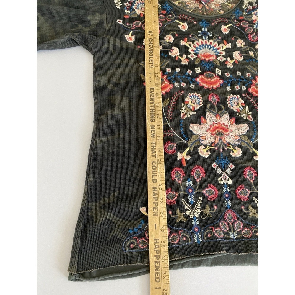 Johnny Was Floral Embroidered Camo Waffle Thermal Top Boho Cottagecore XL - Picture 10 of 15